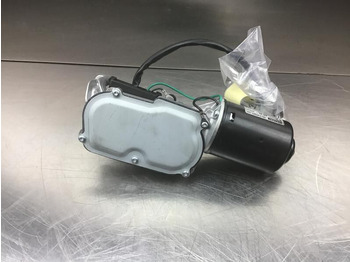 مساحة الزجاج الأمامي LIEBHERR