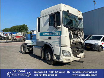 شاحنة جرار DAF XF 106 460