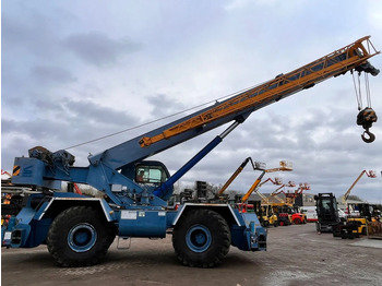 رافعة الطرق الوعرة TEREX