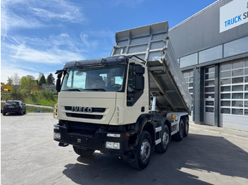 قلابات IVECO Trakker