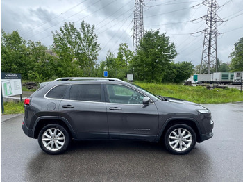 هاتشباك JEEP Cherokee 2.2 TD: صور 3 هاتشباك JEEP Cherokee 2.2 TD: صور 3