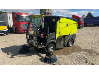 سياره كنس شوارع JOHNSTON