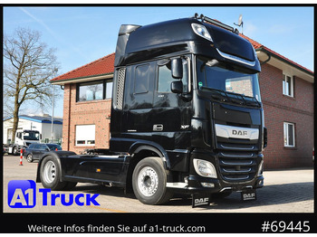 شاحنة جرار DAF XF 530