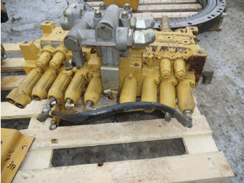 صمامات هيدروليكية CATERPILLAR