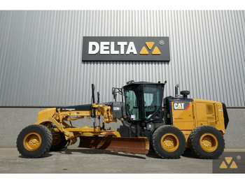 آلة تسوية الأرض CATERPILLAR 12M3