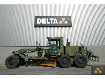 آلة تسوية الأرض CATERPILLAR