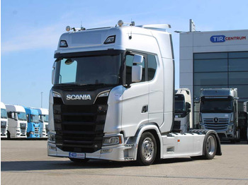 شاحنة جرار SCANIA S 520
