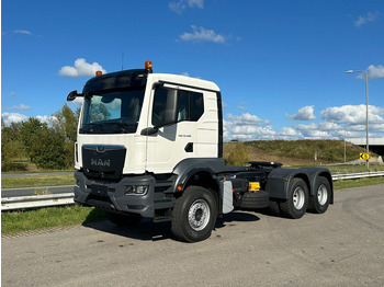 شاحنة جرار MAN TGS 33.400