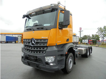 الشاسيه شاحنة MERCEDES-BENZ Arocs