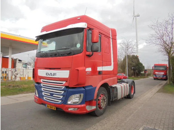 شاحنة جرار DAF XF 440