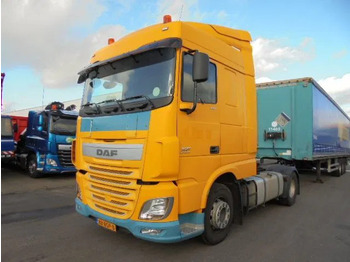 شاحنة جرار DAF XF 440