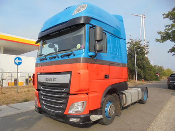 شاحنة جرار DAF XF 440
