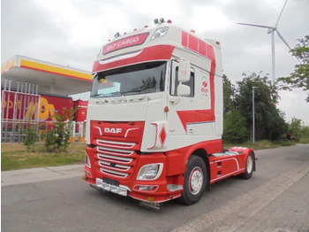 شاحنة جرار DAF XF 530