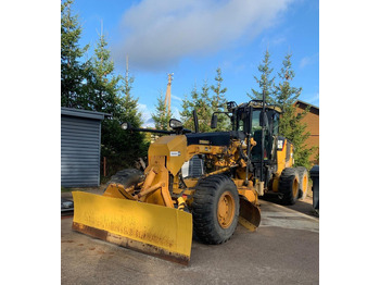 آلة تسوية الأرض CATERPILLAR 120