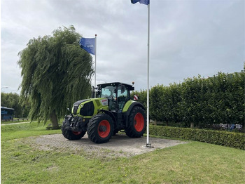 جرار CLAAS Axion 830
