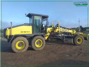 آلة تسوية الأرض