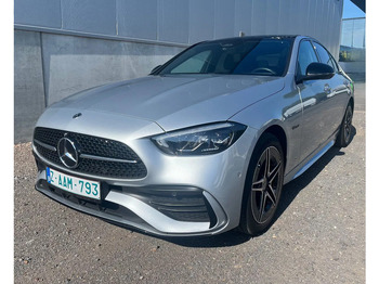 سيدان MERCEDES-BENZ