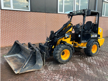 اللودر المجنزر صغير JCB 403