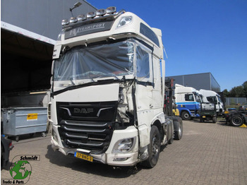 شاحنة جرار DAF XF 530