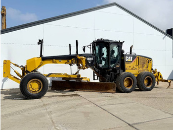 آلة تسوية الأرض CATERPILLAR 140M