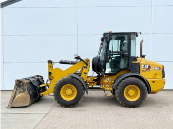 اللودر بعجل CATERPILLAR 908M