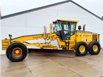 آلة تسوية الأرض VOLVO