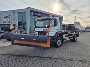 شاحنة ذات الخطاف MERCEDES-BENZ Axor 1833