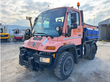 شاحنة UNIMOG U300