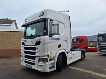 شاحنة جرار SCANIA R 500