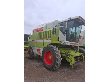 آلة حصاد CLAAS Dominator
