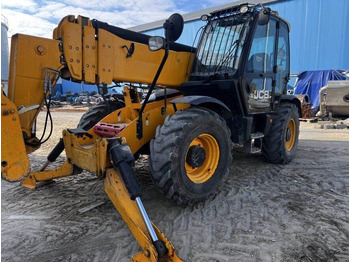 رافعة تلسكوبية JCB