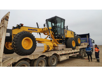 آلة تسوية الأرض KOMATSU