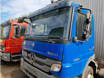 الكبائن MERCEDES-BENZ Atego