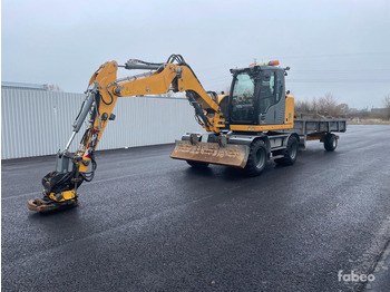 حفارة على عجلات LIEBHERR A 910