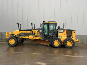 آلة تسوية الأرض CATERPILLAR 140M