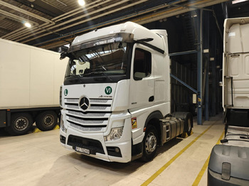شاحنة جرار MERCEDES-BENZ Actros 1845