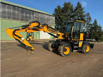 حفارة على عجلات JCB