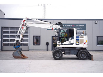 حفارة على عجلات KOMATSU PW148-11