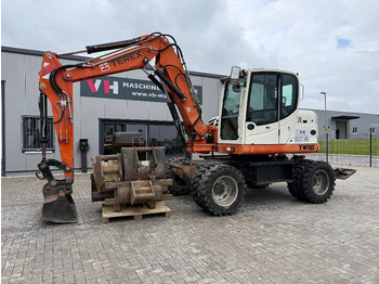 حفارة على عجلات TEREX