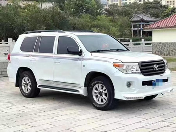 سيارة دفع رباعي TOYOTA Land Cruiser