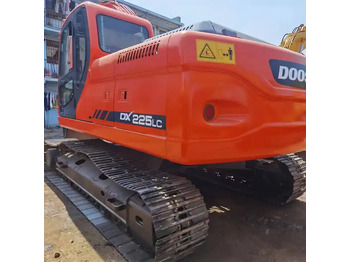 حفارات زحافة DOOSAN DX225