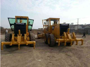 آلة تسوية الأرض Japan Famous Brand Grader Motor used CAT 140H Used Motor Grader in good condition for sale: صور 3 آلة تسوية الأرض Japan Famous Brand Grader Motor used CAT 140H Used Motor Grader in good condition for sale: صور 3