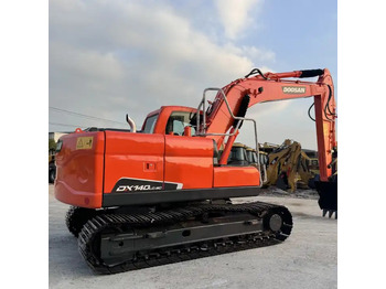 حفارات زحافة DOOSAN DX140