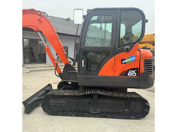حفارات زحافة DOOSAN DX60