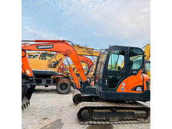 حفارات زحافة DOOSAN DH60-7