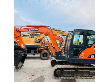 حفارات زحافة DOOSAN DX225