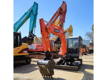 حفارات زحافة DOOSAN DX225