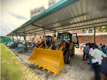 حفار متعدد الاستخدام جديد CATERPILLAR 424: صور 5 حفار متعدد الاستخدام جديد CATERPILLAR 424: صور 5