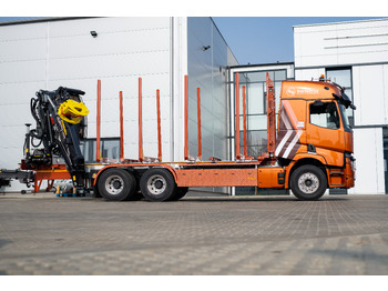 شاحنة قطع الأشجار RENAULT C