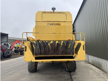 معدات آلة حصاد New Holland New Holland TX65 c/w 17ft Header: صور 5